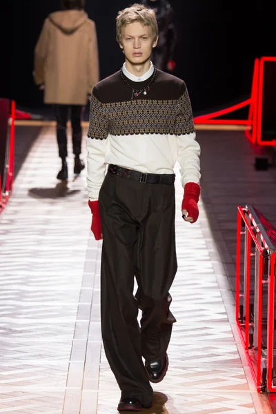 Look 31